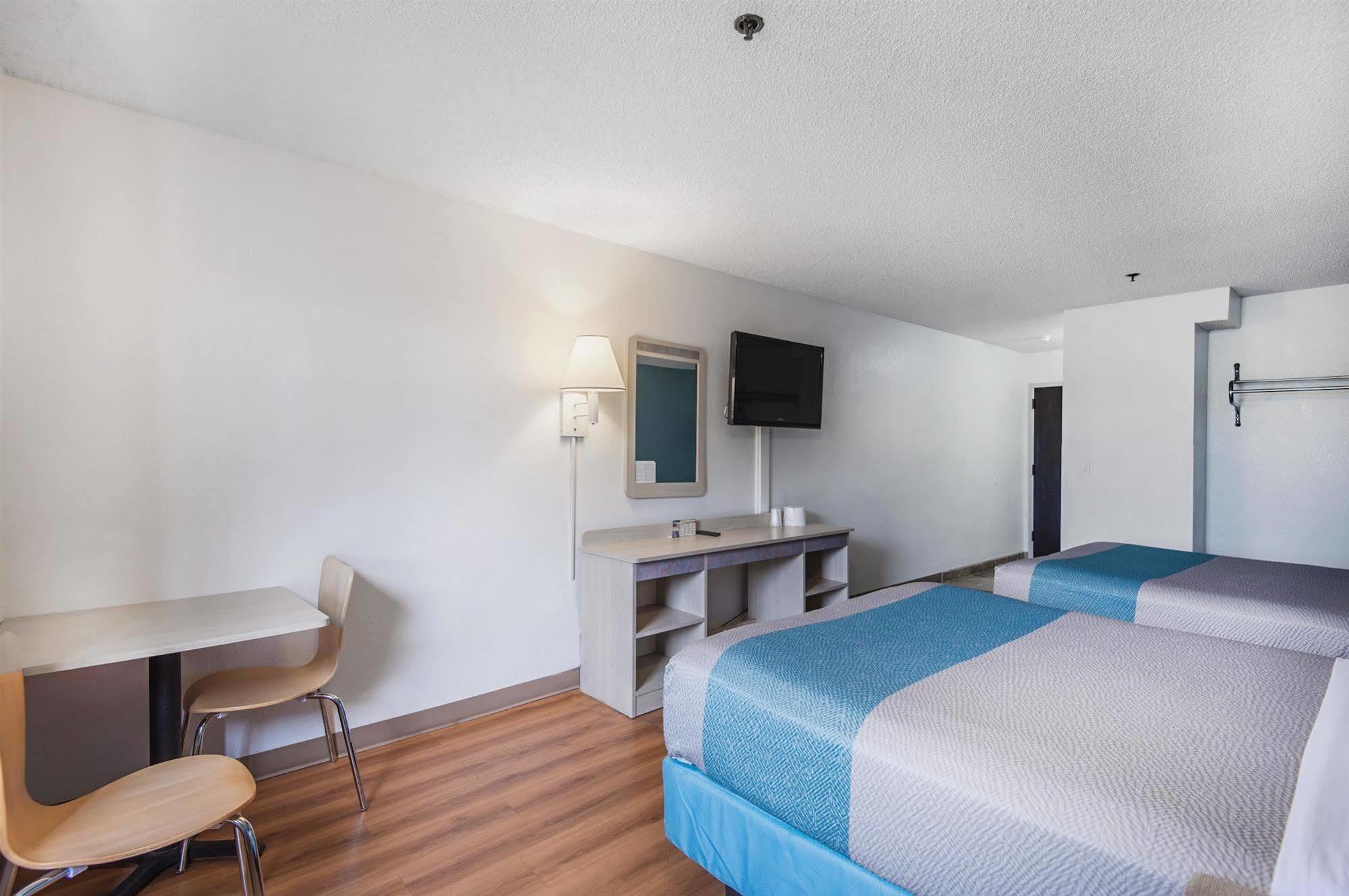Motel 6-Lawrence, Ks Εξωτερικό φωτογραφία